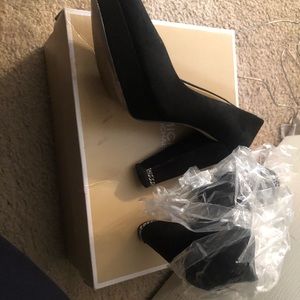 Michael Kors Black Suede Pumps work once size 7m